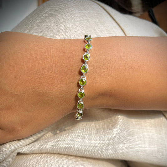 Firm Peridot Bracelet