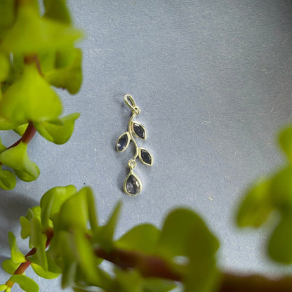 Oak Pendant