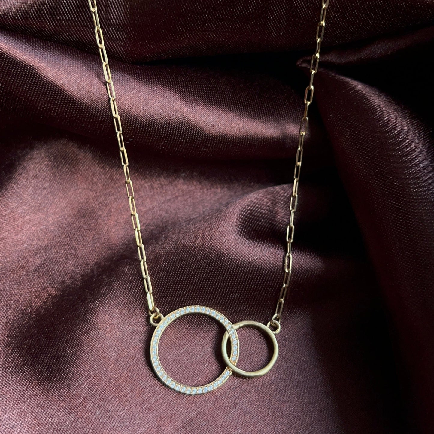 Golden Loop Pendant Chain